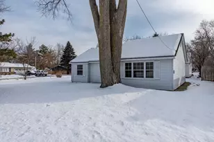 10867 W Beach Rd, Beach Park, IL 60087 - Photo 29