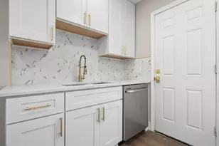 9534 S Euclid Ave, Chicago, IL 60617 - Photo 9