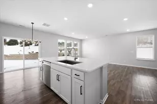 1078 Moraine Dr, South Elgin, IL 60177 - Photo 9