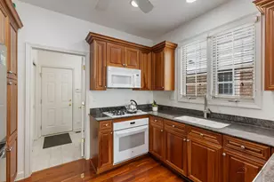 1819 Dunhill Cir, Glenview, IL 60025 - Photo 11