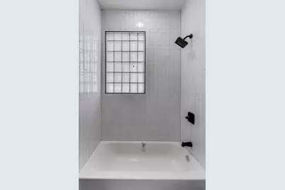 1839 W Henderson Street, Chicago, IL 60657 - Photo 5