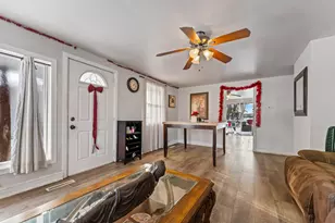 1262 Navajo Dr, Carpentersville, IL 60110 - Photo 5