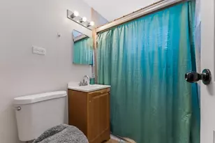 1262 Navajo Dr, Carpentersville, IL 60110 - Photo 7