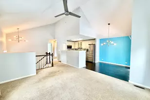 898 Emerald Dr, Pingree Grove, IL 60140 - Photo 5