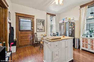 1410 W Cornelia St, Chicago, IL 60657 - Photo 5