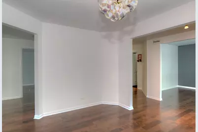 1080 Ridgefield Circle, Carol Stream, IL 60188 - Photo 9