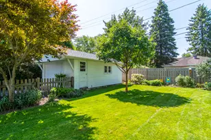 1108 Clara Ave, Joliet, IL 60435 - Photo 9