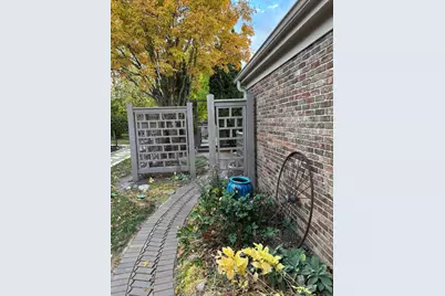 1405 Old Farm Road, Champaign, IL 61821 - Photo 33