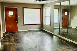 12915 S Parnell Ave, Chicago, IL 60628 - Photo 5