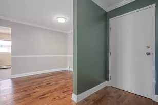 685 E Fullerton Ave, Glendale Heights, IL 60139 - Photo 5