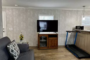 616 6th St, Bloomington, IL 61704 - Photo 9