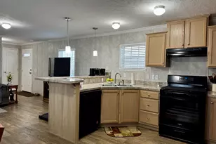 616 6th St, Bloomington, IL 61704 - Photo 7