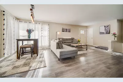 113 April Lane, North Aurora, IL 60542 - Photo 5