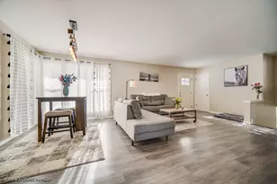 113 April Ln, North Aurora, IL 60542 - Photo 5