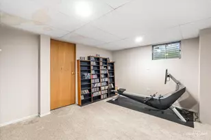 205 Churchill Ln, Aurora, IL 60504 - Photo 15