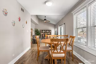 205 Churchill Ln, Aurora, IL 60504 - Photo 9