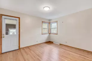 3253 N Austin Ave, Chicago, IL 60634 - Photo 7