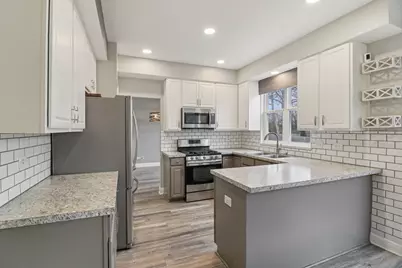 220 S Glenbrook Trail, McHenry, IL 60050 - Photo 13