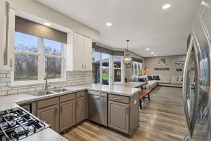 220 S Glenbrook Trail, McHenry, IL 60050 - Photo 11