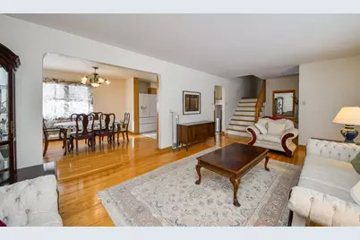 22W417 Tamarack Drive, Glen Ellyn, IL 60137 - Photo 5