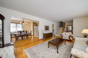 22W417 Tamarack Dr, Glen Ellyn, IL 60137 - Photo 5