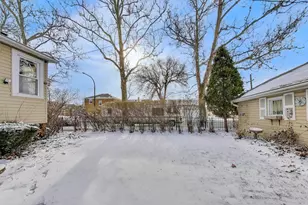 3332 S 59th Ave, Cicero, IL 60804 - Photo 33