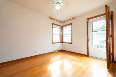 5019 W Carmen Avenue, Chicago, IL 60630 - Photo 9