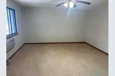 440 E Jefferson Avenue #4, Hampshire, IL 60140 - Photo 5