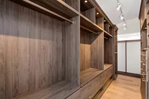 200 E Delaware Pl, Chicago, IL 60611 - Photo 33