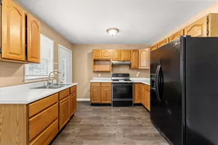 233 E Morris St, Bement, IL 61813 - Photo 5