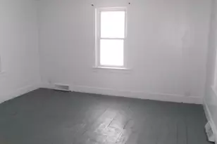 319 N Chestnut St, Princeton, IL 61356 - Photo 3