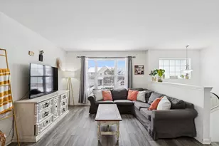 308 Niagara Dr, Volo, IL 60073 - Photo 3