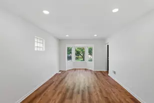 2705 N 73rd Ave, Elmwood Park, IL 60707 - Photo 5