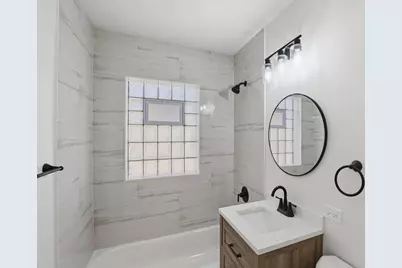 2705 N 73rd Avenue, Elmwood Park, IL 60707 - Photo 5