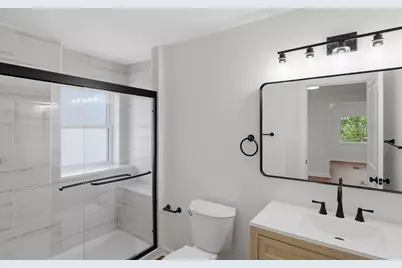 2705 N 73rd Avenue, Elmwood Park, IL 60707 - Photo 3