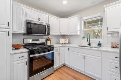 1 N Sycamore Lane, North Aurora, IL 60542 - Photo 7