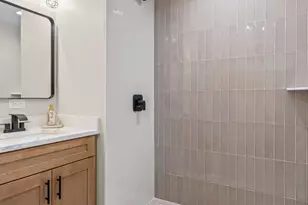 1 N Sycamore Ln, North Aurora, IL 60542 - Photo 11