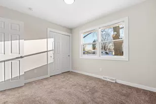 1 N Sycamore Ln, North Aurora, IL 60542 - Photo 17