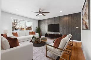 1 N Sycamore Ln, North Aurora, IL 60542 - Photo 3