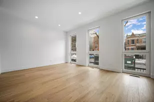 1124 W Addison St, Chicago, IL 60613 - Photo 3