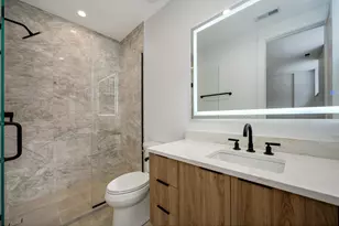 1124 W Addison St, Chicago, IL 60613 - Photo 13