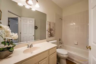 6 Sherwood Court, Lake in the Hills, IL 60156 - Photo 13