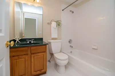 6 Sherwood Court, Lake in the Hills, IL 60156 - Photo 15