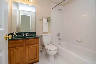 6 Sherwood Ct, Lake in the Hills, IL 60156 - Photo 15