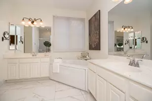 6 Sherwood Ct, Lake in the Hills, IL 60156 - Photo 11