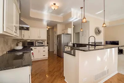 6 Sherwood Court, Lake in the Hills, IL 60156 - Photo 5