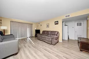 5A Kingery Quarter, Willowbrook, IL 60527 - Photo 13