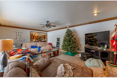 38W725 Cloverfield Drive, Saint Charles, IL 60175 - Photo 11