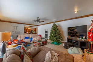 38W725 Cloverfield Dr, Saint Charles, IL 60175 - Photo 11