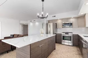 5555 N Cumberland Ave, Chicago, IL 60656 - Photo 7